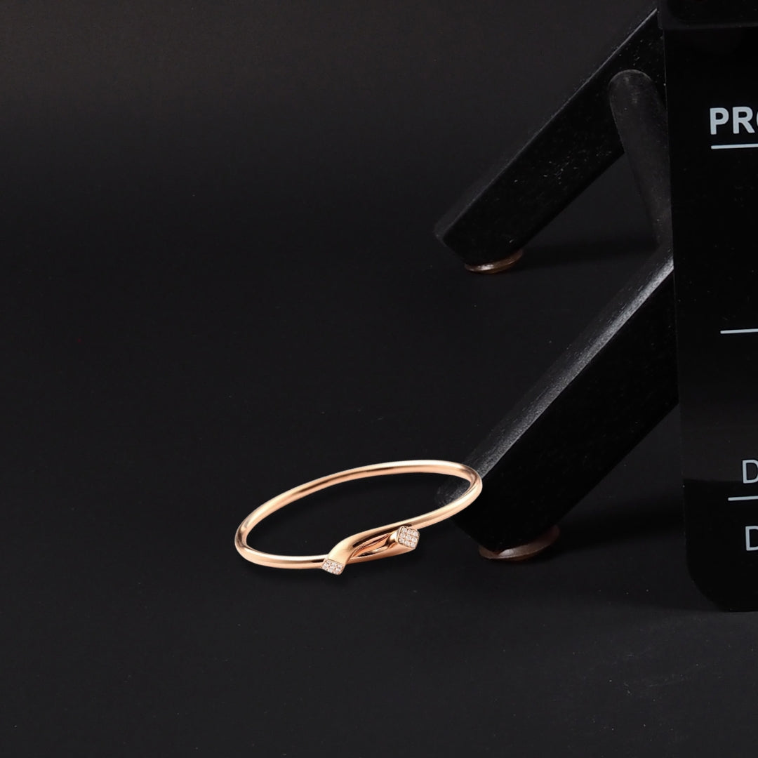 Twist Accent Minimalist Ring