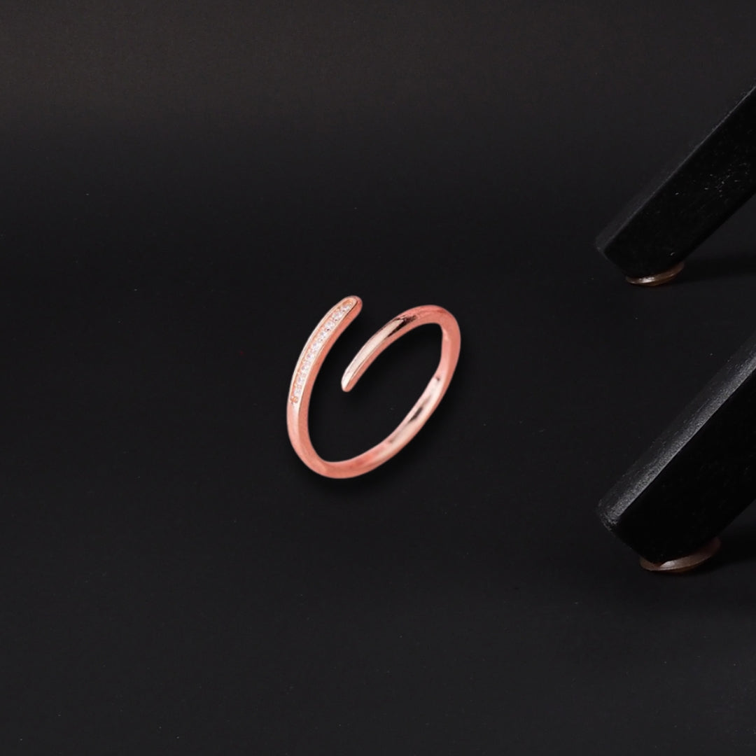 Open-Ended Curve Ring