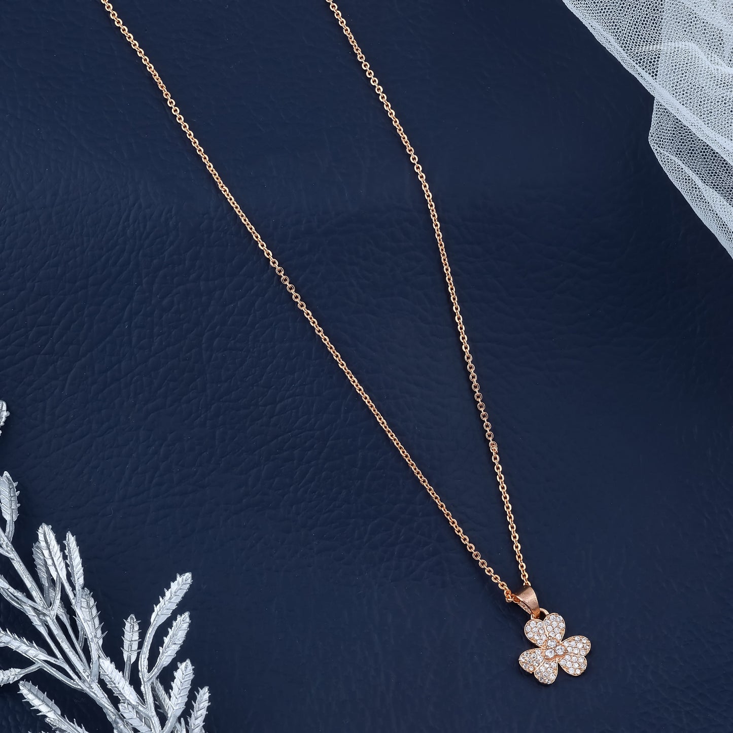 Lyria Clover Sparkle Pendant Necklace