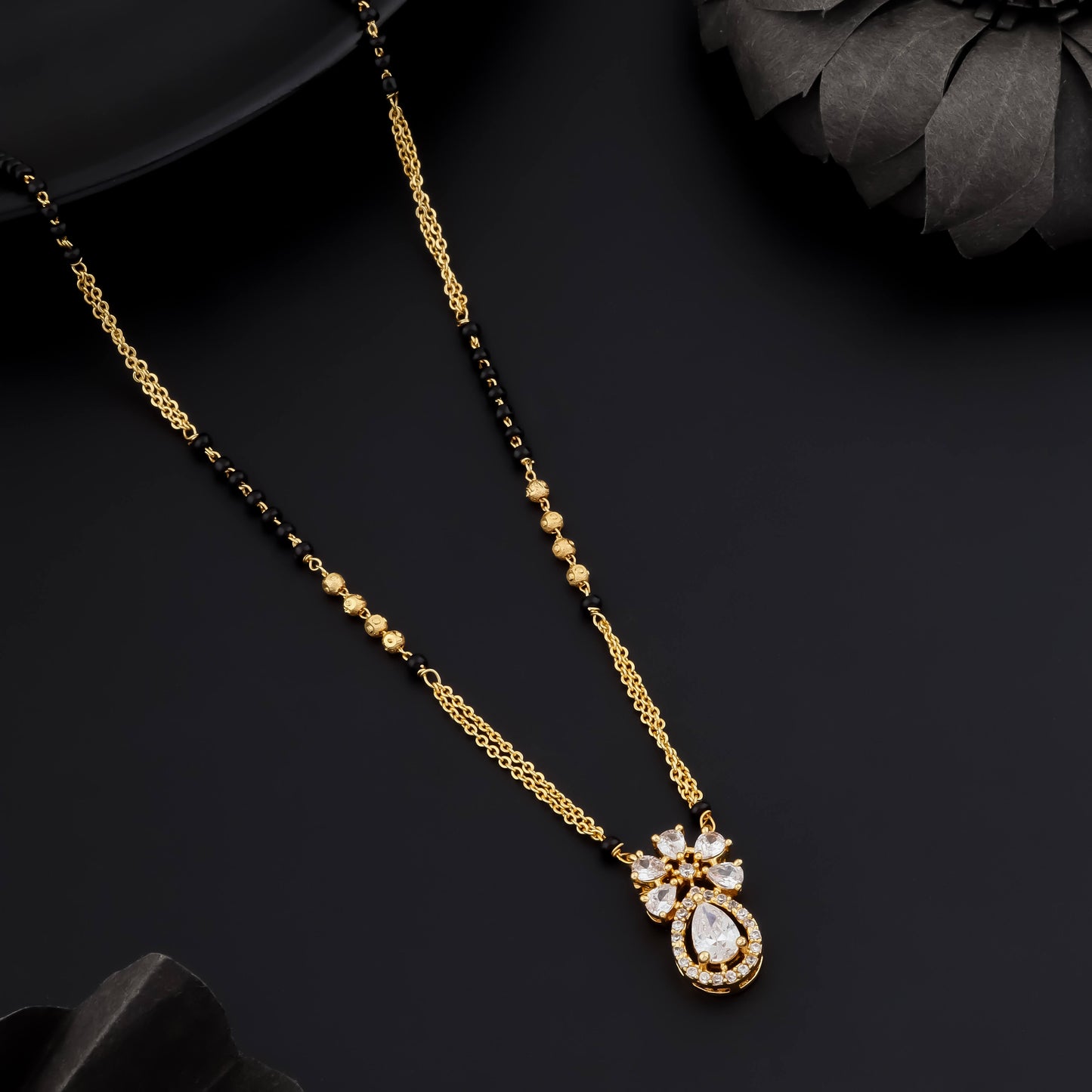 golden-bloom-teardrop-mangalsutra
