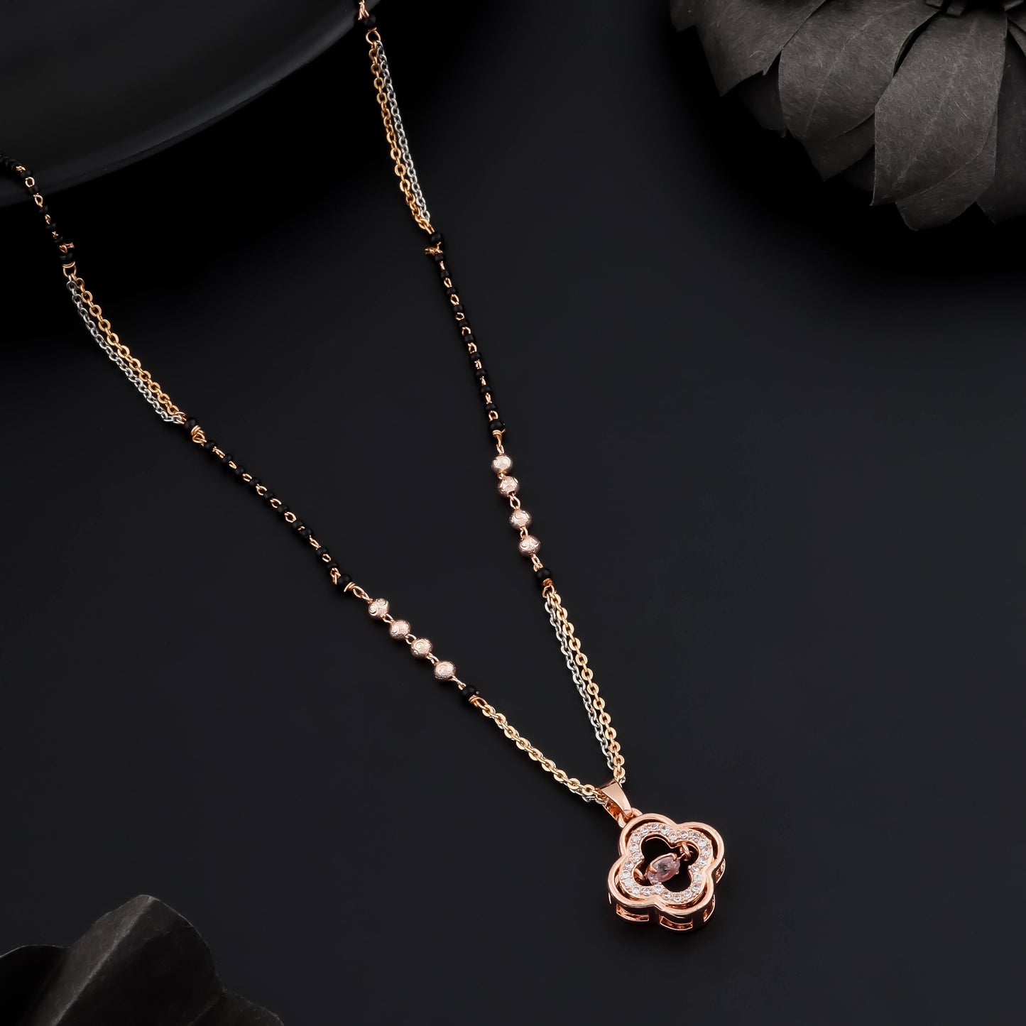radiant-clover-charm-mangalsutra
