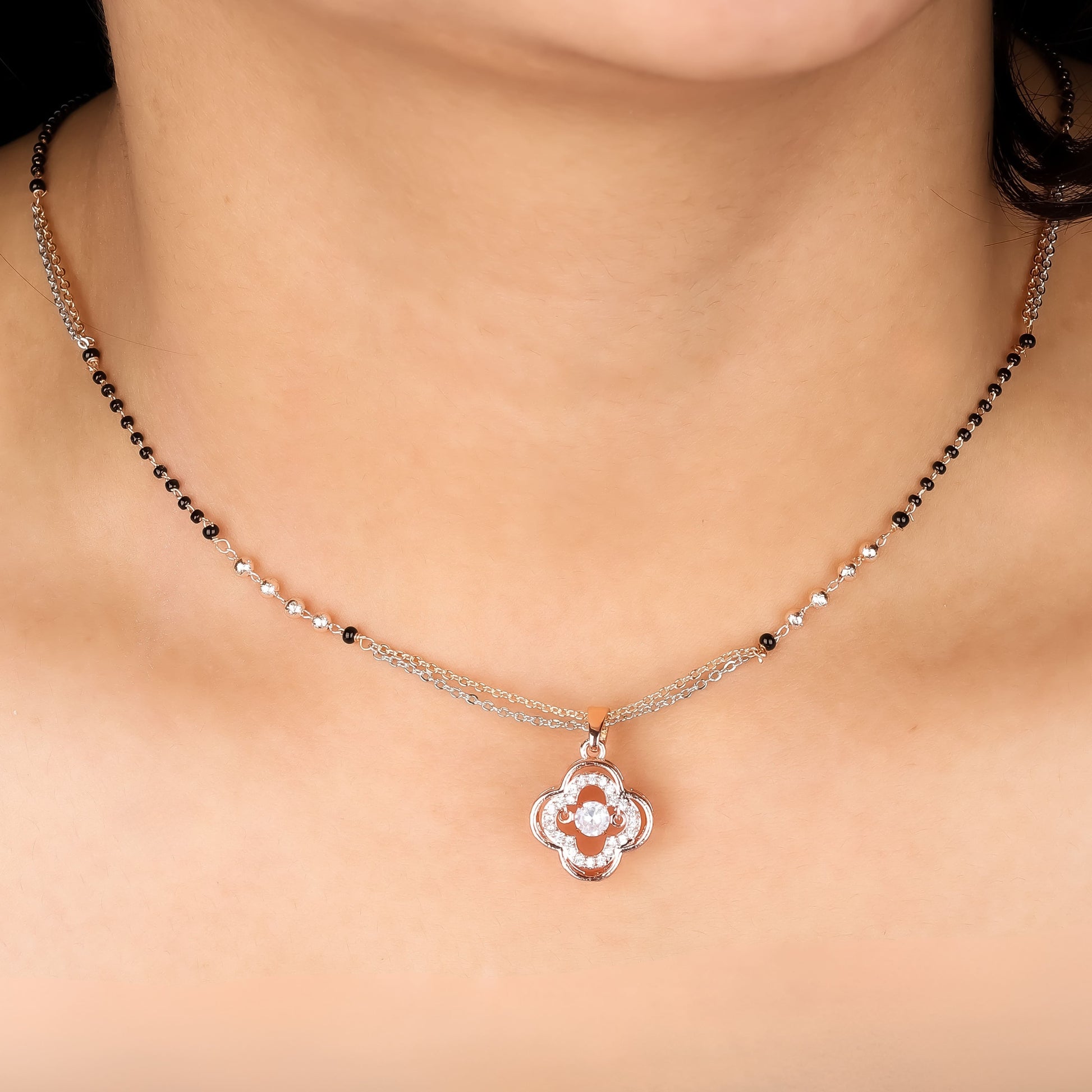 radiant-clover-charm-mangalsutra
